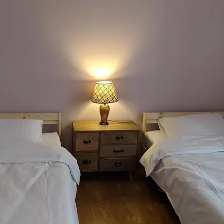Kashtan Hostel *